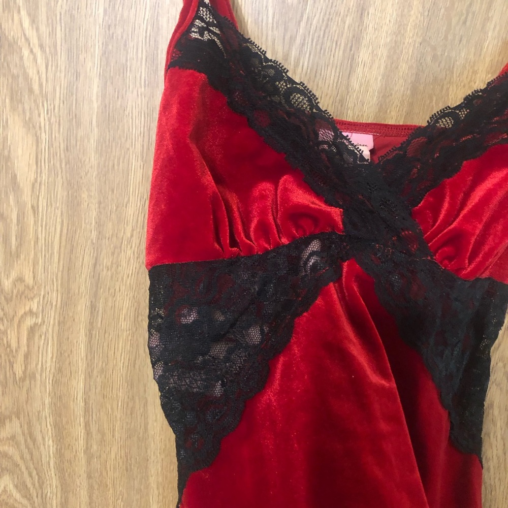 Red Velvet Lace Trim Top - Picture 5 of 5